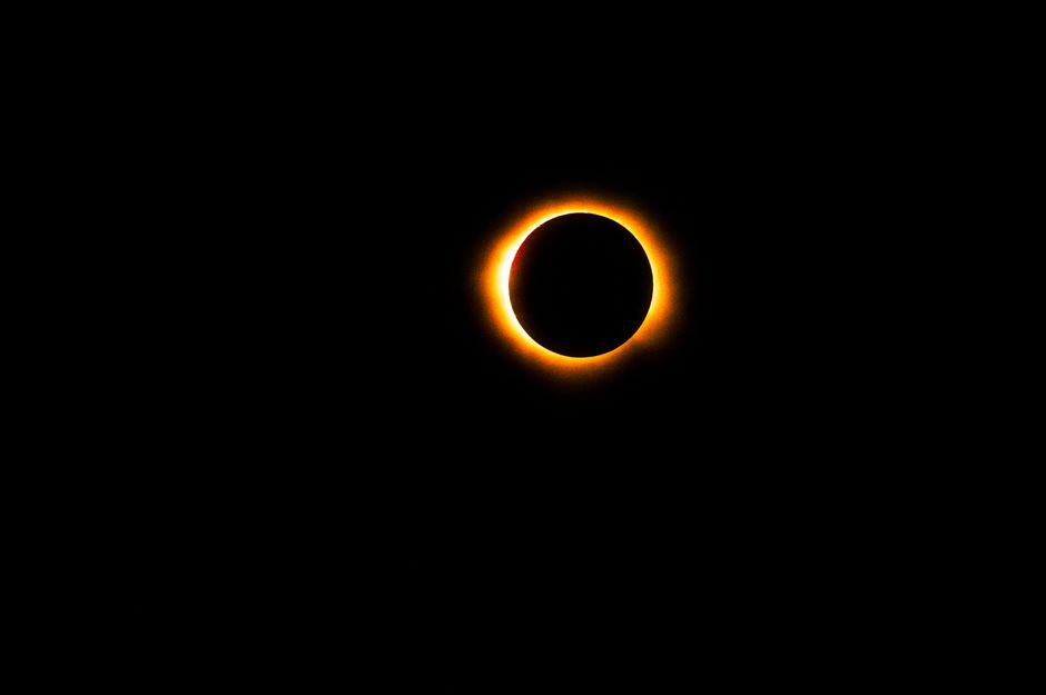 Stunning solar eclipse captured in Mazatlán, México with luminous corona.